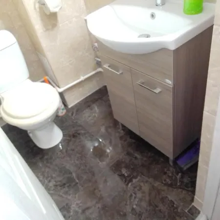 Florentin Bai Comune Acces Bucatarie Cheap Private Shared Bathrooms Kittchen Laundry Machine Access Netflix Privatunterkunft