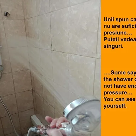 Florentin Hostel: Budget-friendly With Kitchen Access And Smart Tv