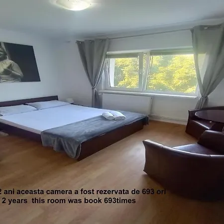 Homestay Florentin Hostel: Budget-friendly With Kitchen Access And Smart Tv *