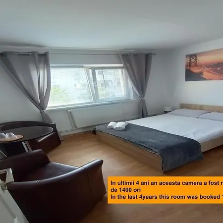 Florentin Hostel: Budget-friendly With Kitchen Access And Smart Tv Homestay *