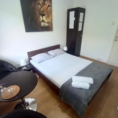 Florentin Hostel: Budget-friendly With Kitchen Access And Smart Tv *